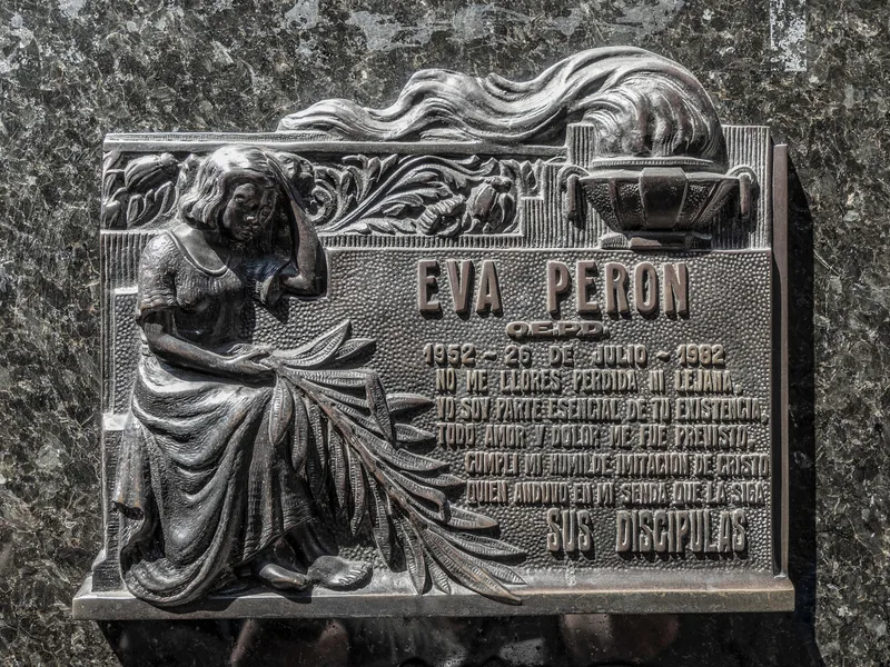 Bronze plaque to Eva Perón on the Duarte family vault, Recoleta Cemetery